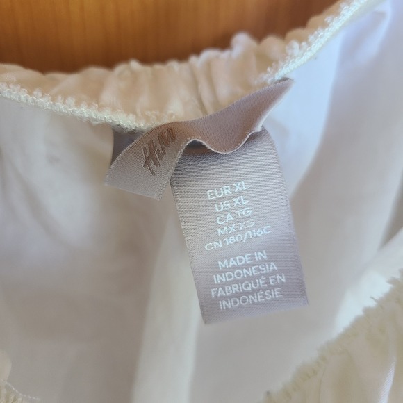 H&M Sz XL White Viscose Puff Sleeve Off Shoulder Peasant Cottagecore Top Elastic - Picture 2 of 7